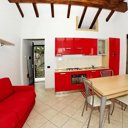 In Castellaro With Balcony דירה Ranzo-Borgo