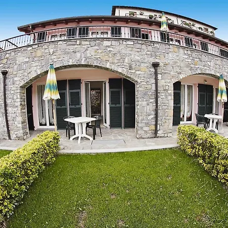 In Castellaro With Balcony דירה